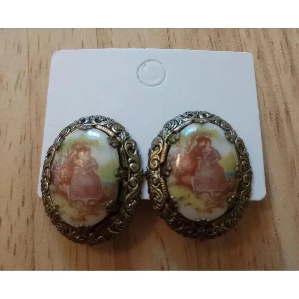 Vintage‎ Clip On Earrings Victorian Courting Couple W. Germany